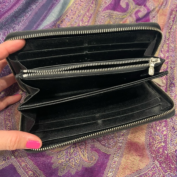 Louis Vuitton Black Epi long wallet - Picture 6 of 8